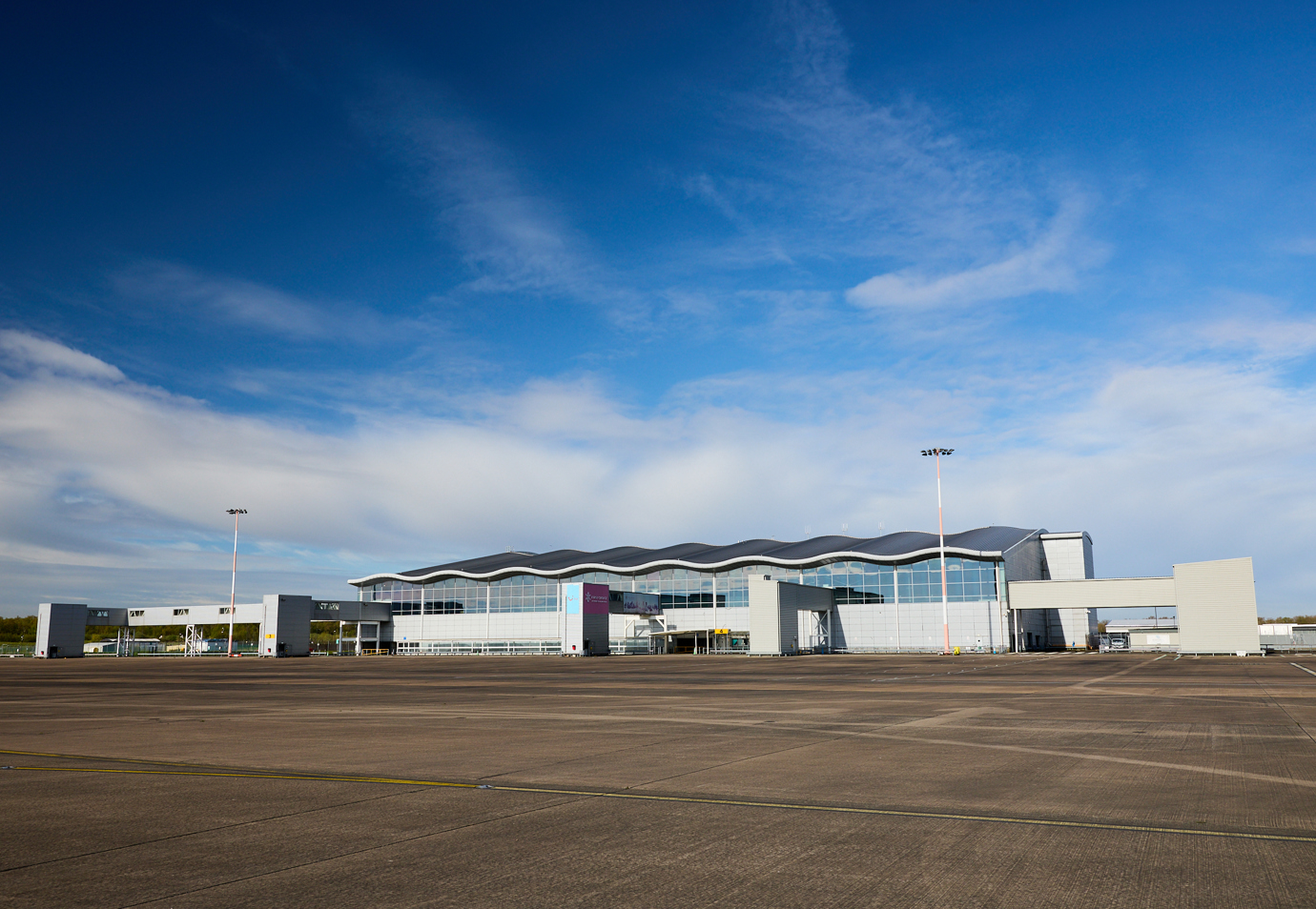 Doncaster Airport Latest - Doncaster Sheffield Airport Terminal Exterior